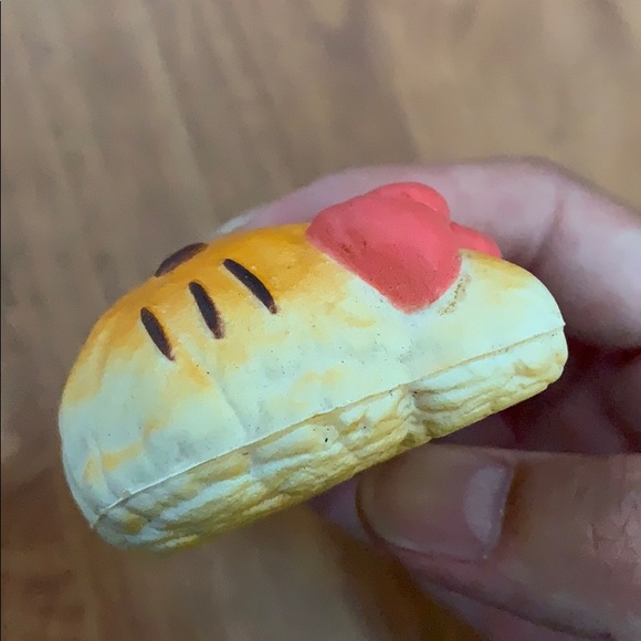 Super Cute Hello Kitty “Bread” Head On Chain - Picture 6 of 6